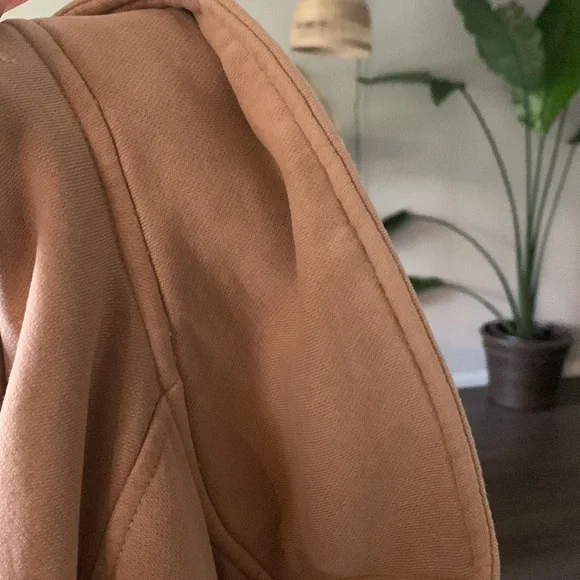 A&F SoftAF Max Cropped Shacket - Picture 5 of 8